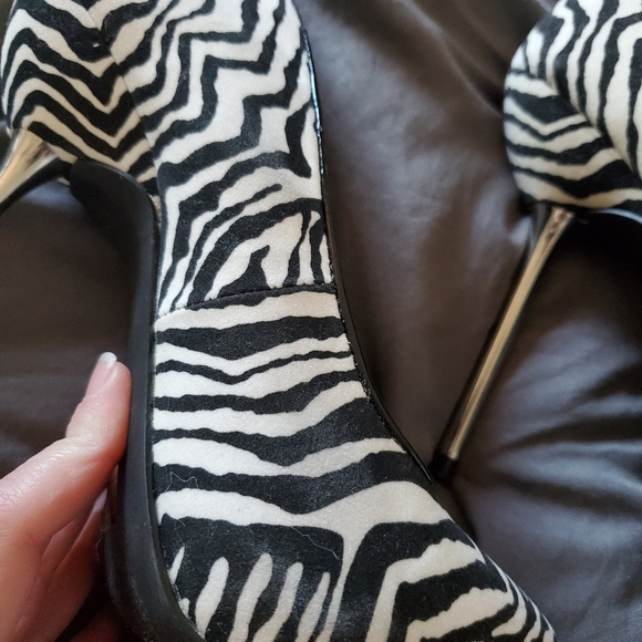 Zebra Women's heels - Picture 8 of 13